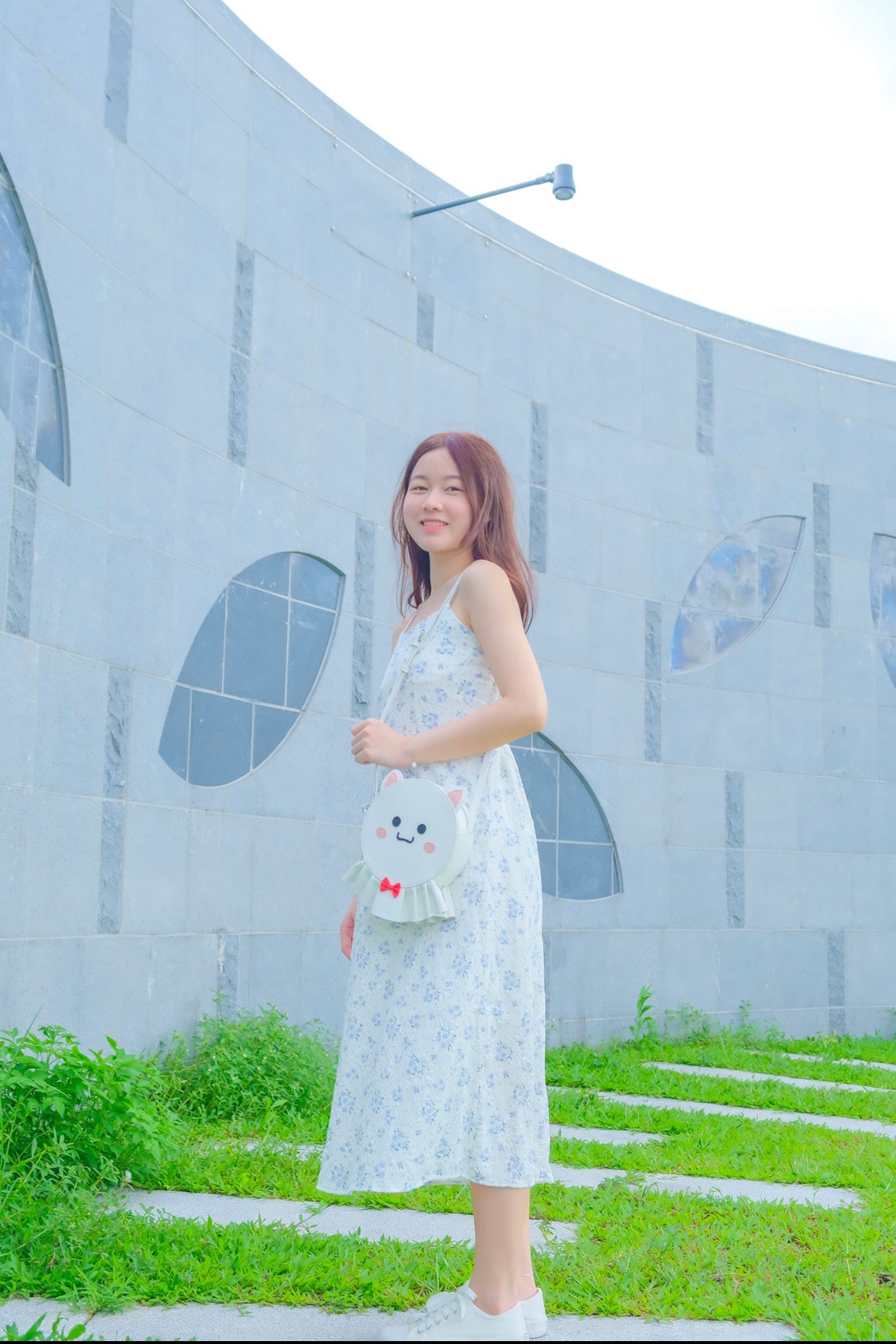 Sunny Cat | White